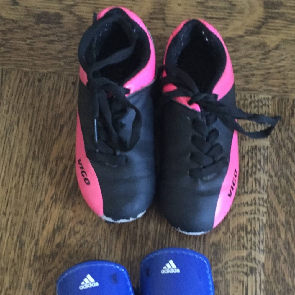 Vigo Soccer Cleats-Size 9 Kids